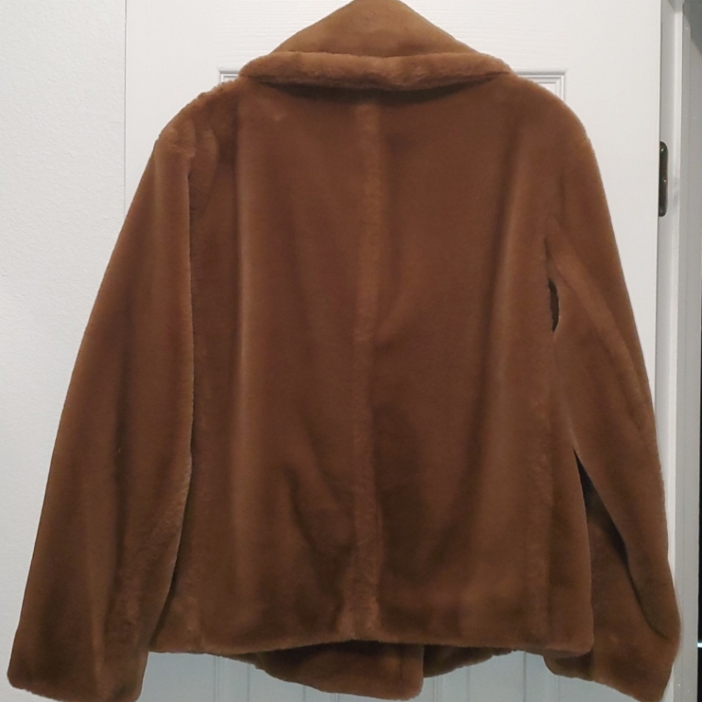 Vince Double Breasted Faux Fur Coat - Picture 6 of 6